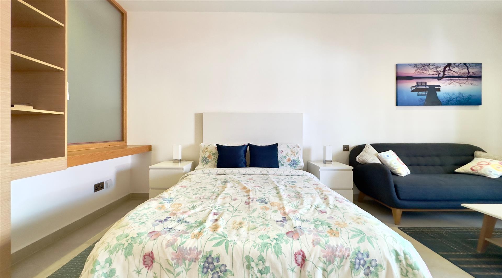 Image of Apartment - 1 Bathrooms for Sale in Marina Bay-Gibraltar, Image 11